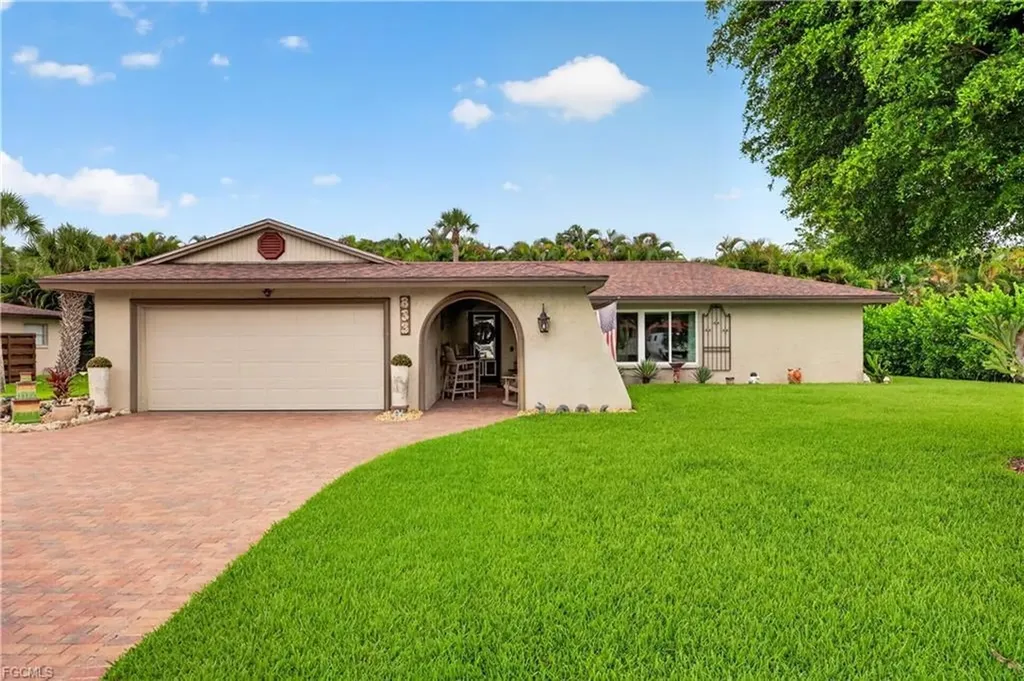 833 North Town And River Drive Fort Myers FL 33919