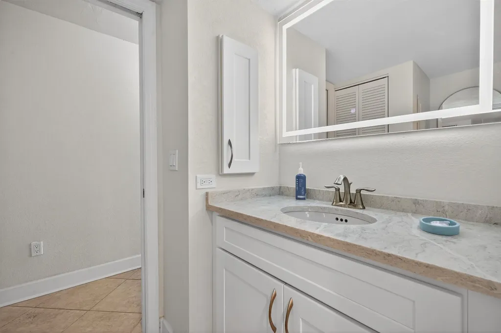 2255 W Gulf Drive Sanibel FL 33957