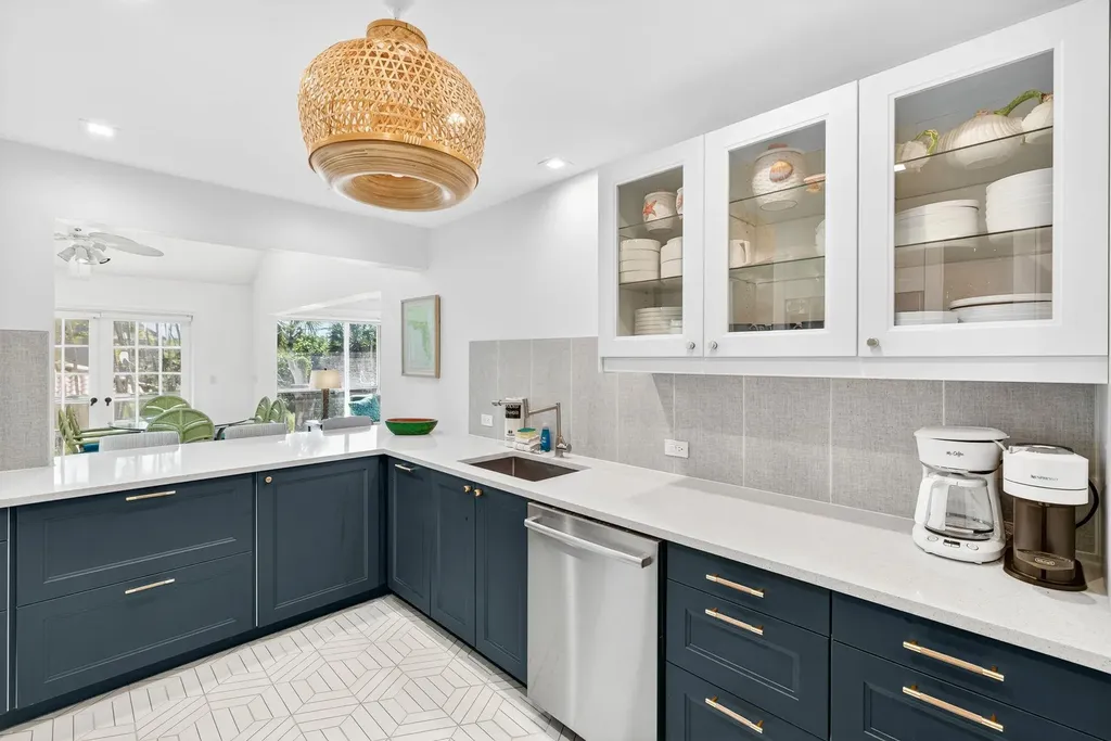 280 Southwinds Drive Sanibel FL 33957