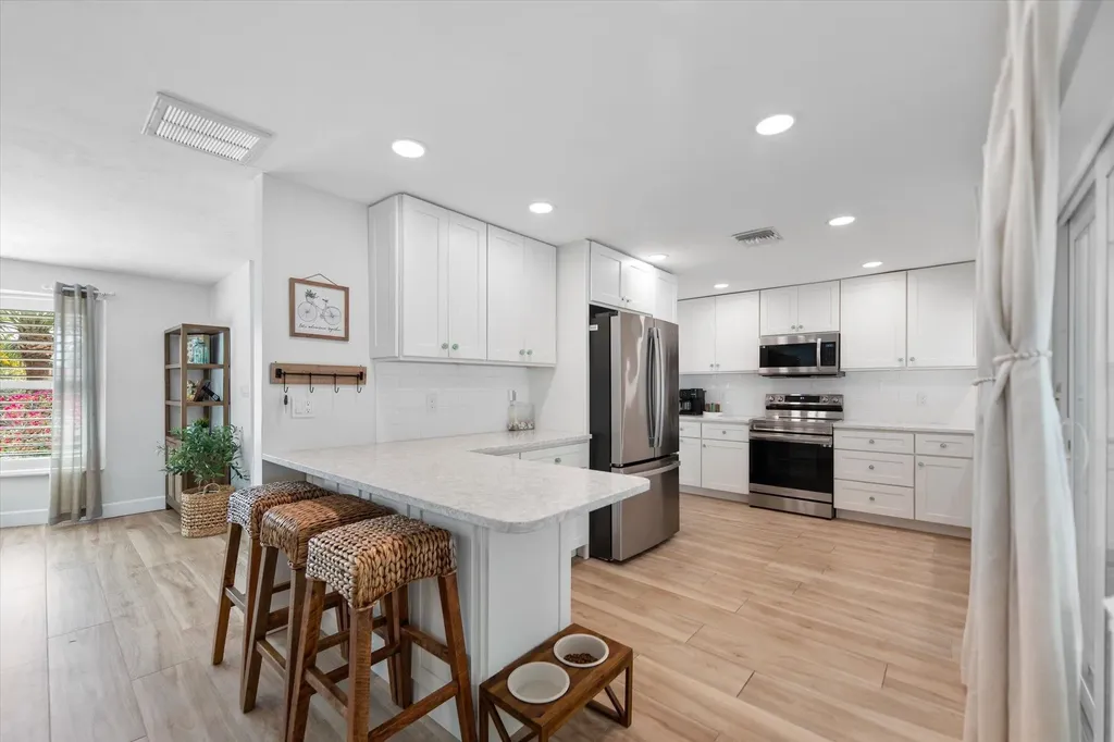 9428 Moonlight Drive Sanibel FL 33957
