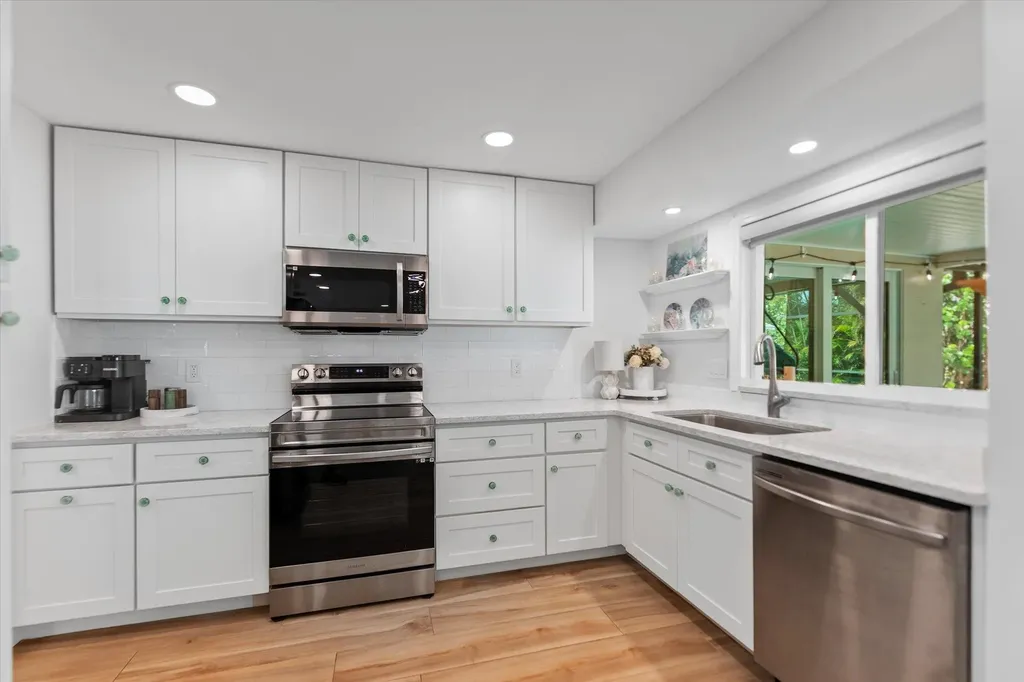 9428 Moonlight Drive Sanibel FL 33957