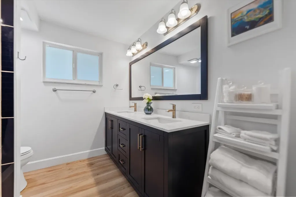 9428 Moonlight Drive Sanibel FL 33957