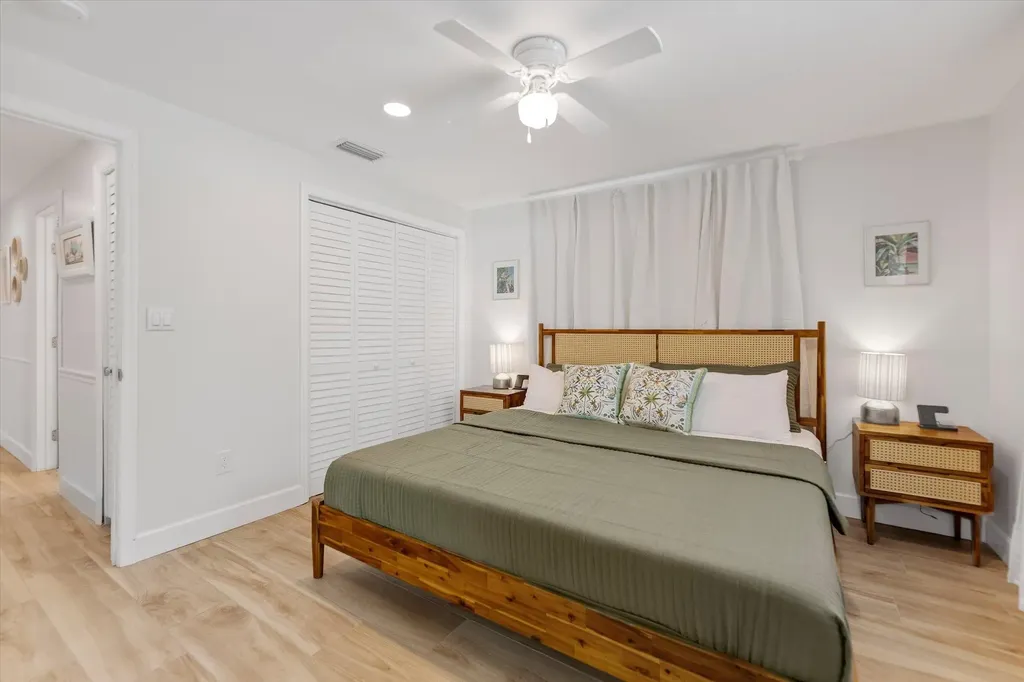 9428 Moonlight Drive Sanibel FL 33957