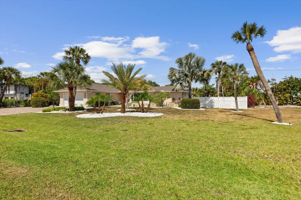 9428 Moonlight Drive Sanibel FL 33957