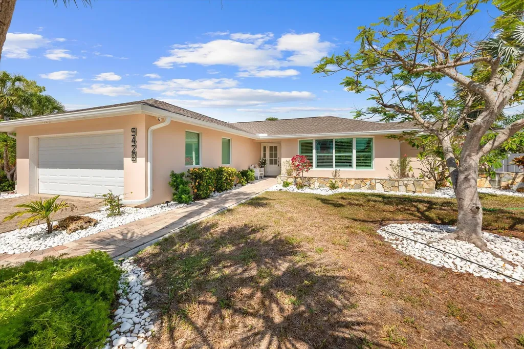 9428 Moonlight Drive Sanibel FL 33957