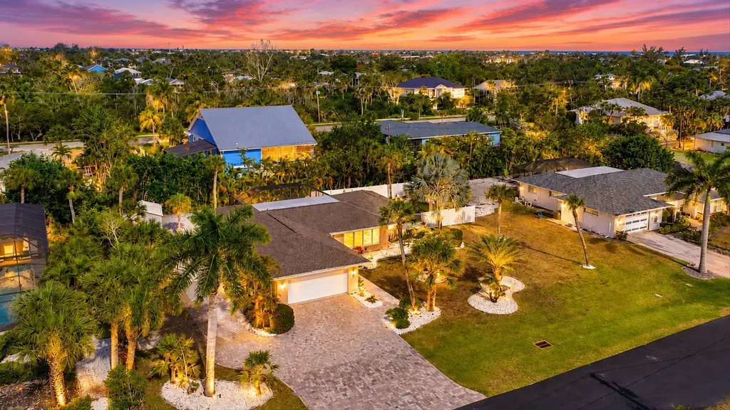 9428 Moonlight Drive Sanibel FL 33957