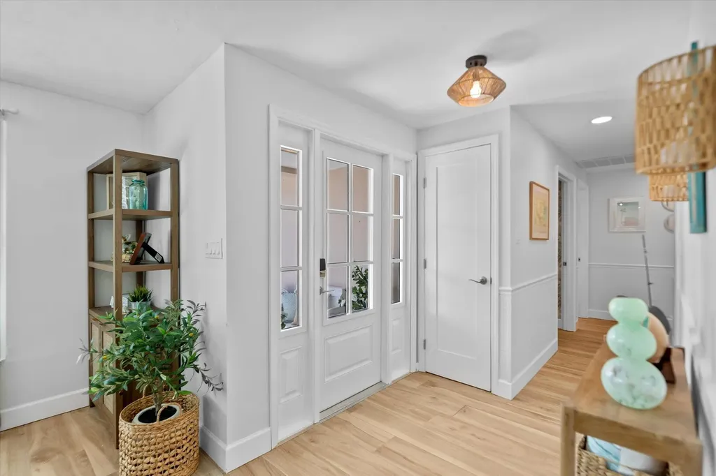 9428 Moonlight Drive Sanibel FL 33957