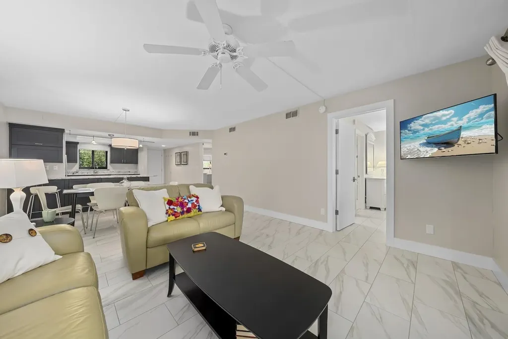1919 Olde Middle Gulf Drive Sanibel FL 33957