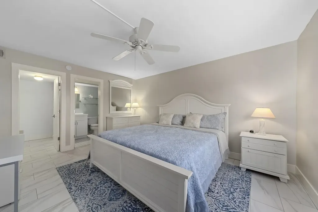 1919 Olde Middle Gulf Drive Sanibel FL 33957