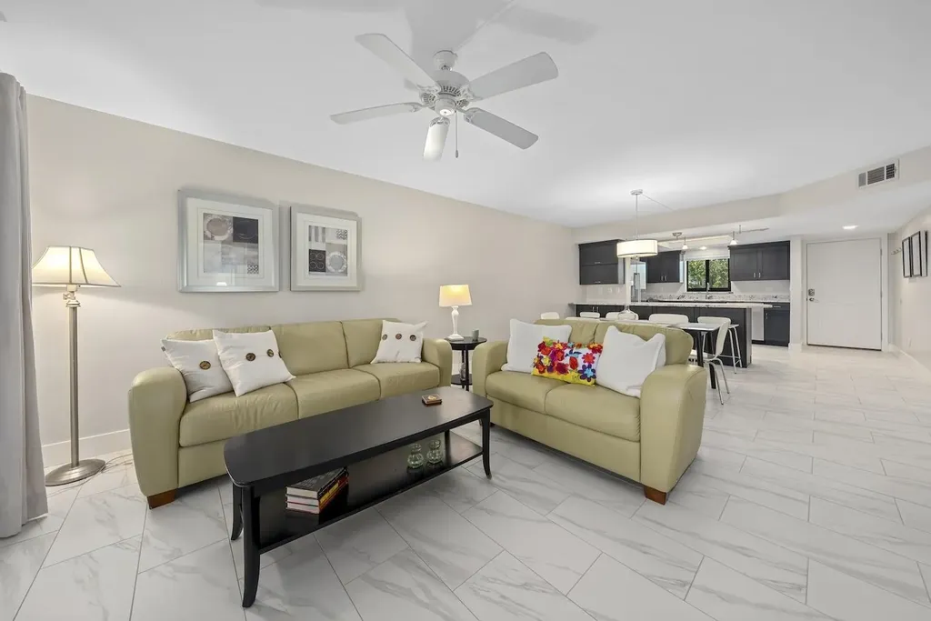 1919 Olde Middle Gulf Drive Sanibel FL 33957