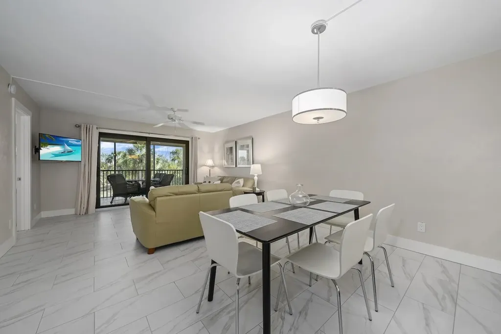 1919 Olde Middle Gulf Drive Sanibel FL 33957