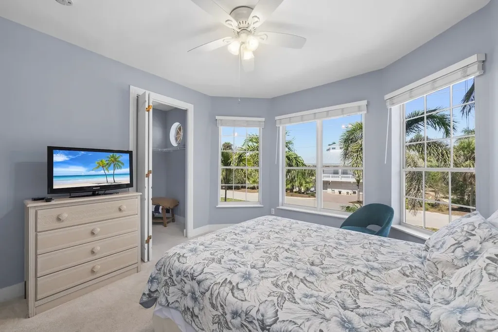 789 Pyrula Avenue Sanibel FL 33957