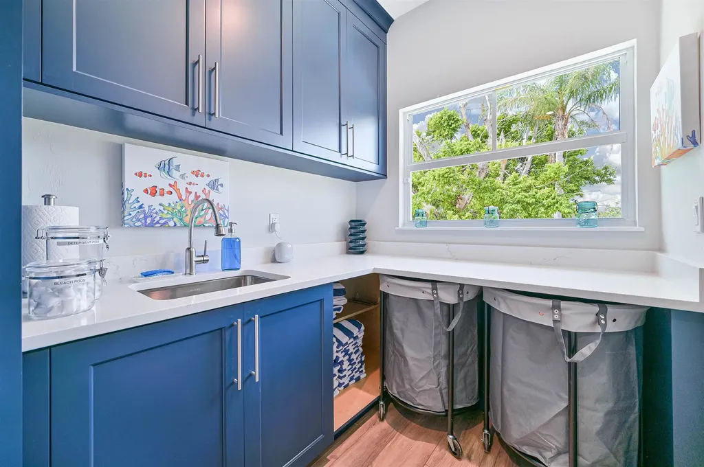 335 Cowry Court Sanibel FL 33957