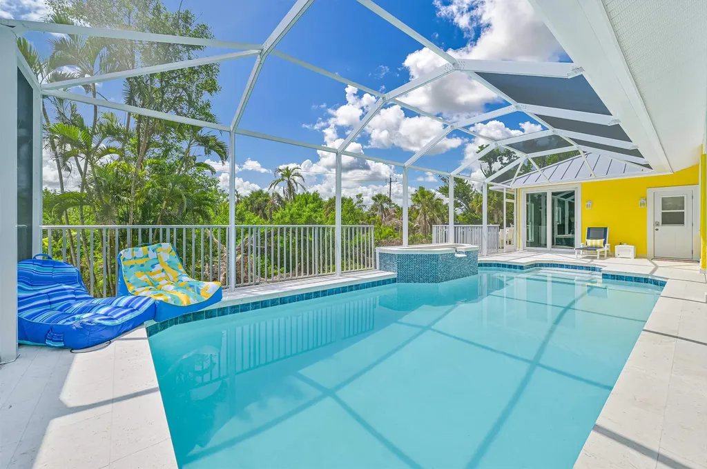 335 Cowry Court Sanibel FL 33957