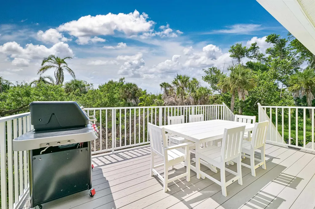 335 Cowry Court Sanibel FL 33957