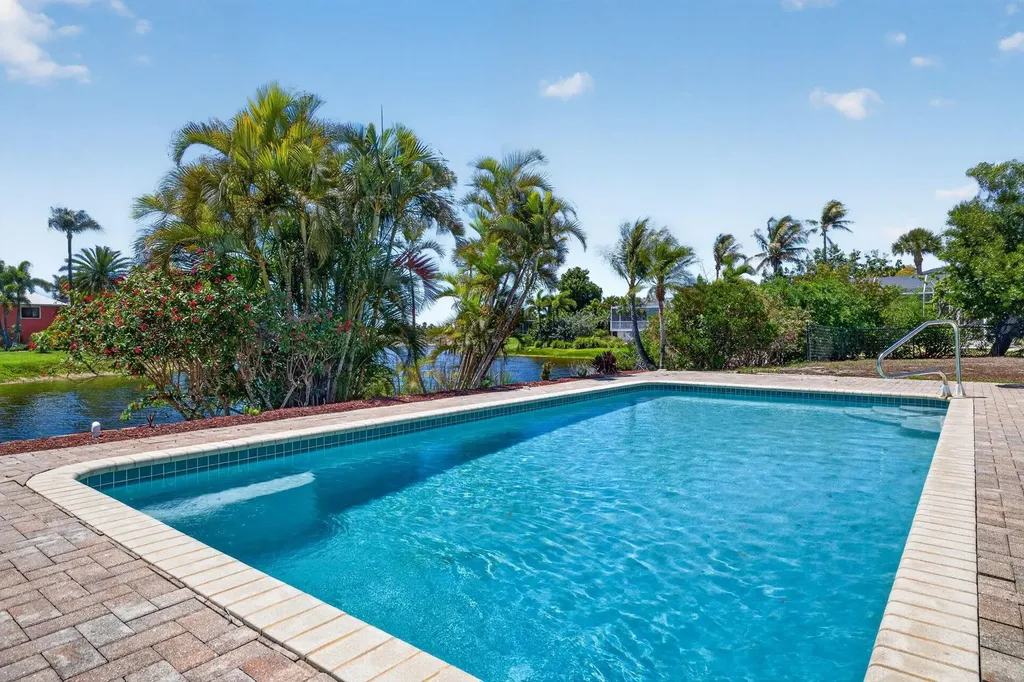 713 Durion Court Sanibel FL 33957