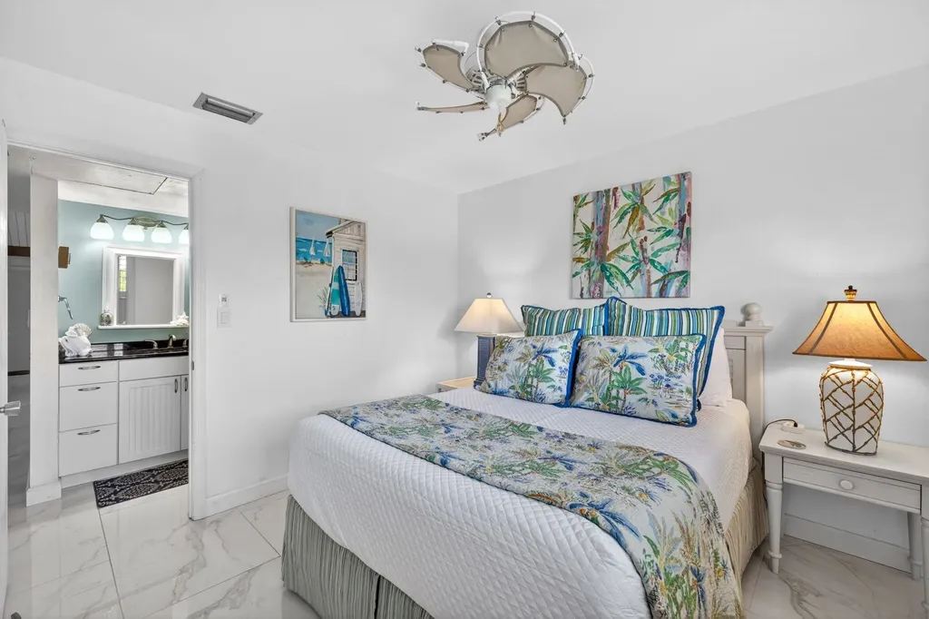 1250 Tennisplace Court Sanibel FL 33957