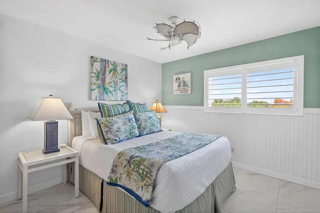 1250 Tennisplace Court Sanibel FL 33957