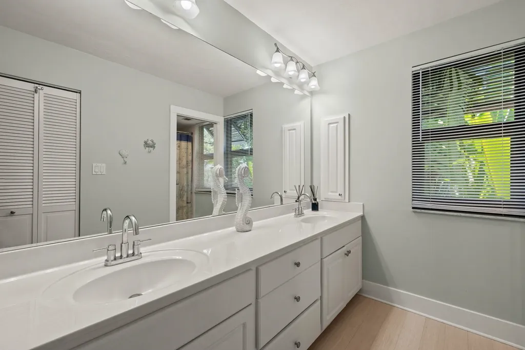 974 Greenwood Court S Sanibel FL 33957