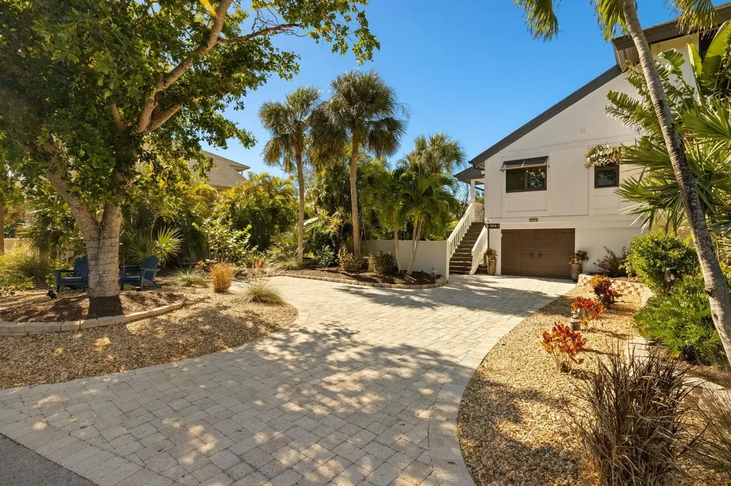 974 Greenwood Court S Sanibel FL 33957