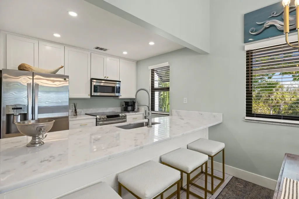 974 Greenwood Court S Sanibel FL 33957