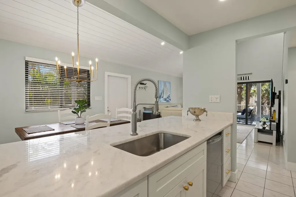 974 Greenwood Court S Sanibel FL 33957