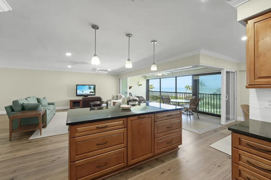2721 W Gulf Drive Sanibel FL 33957