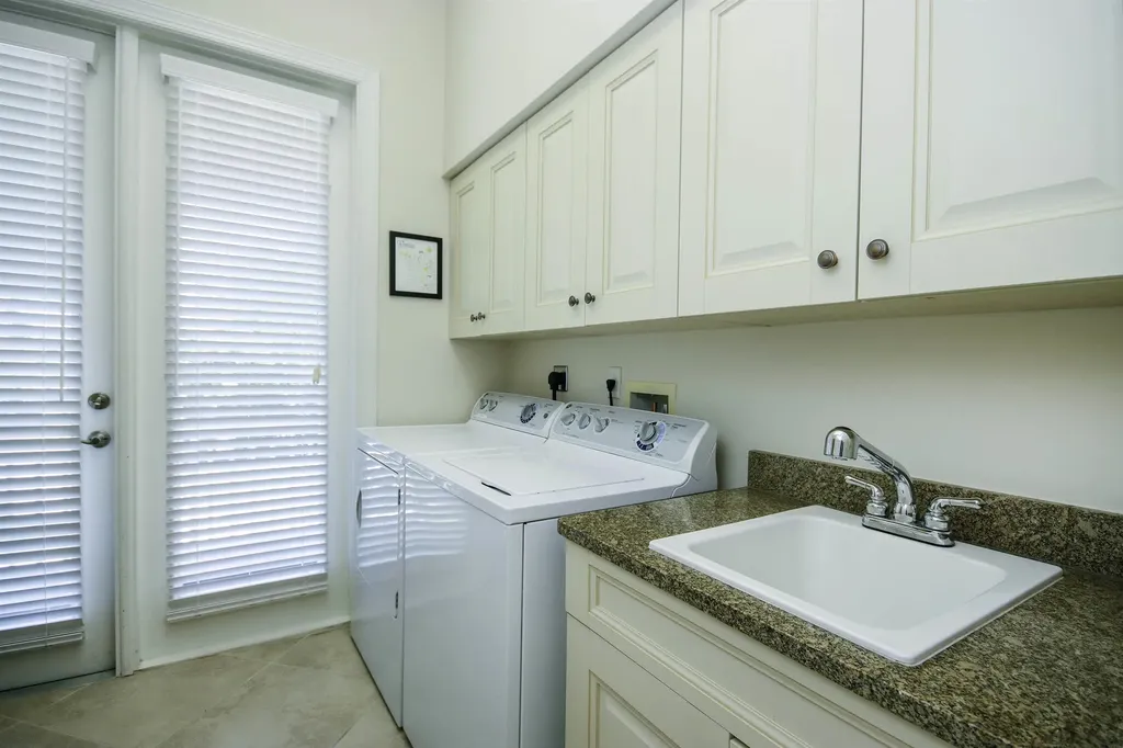 1066 Bailey Road Sanibel FL 33957