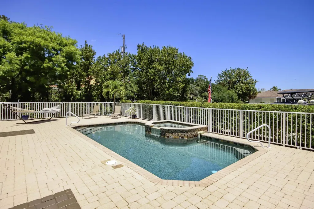 1066 Bailey Road Sanibel FL 33957