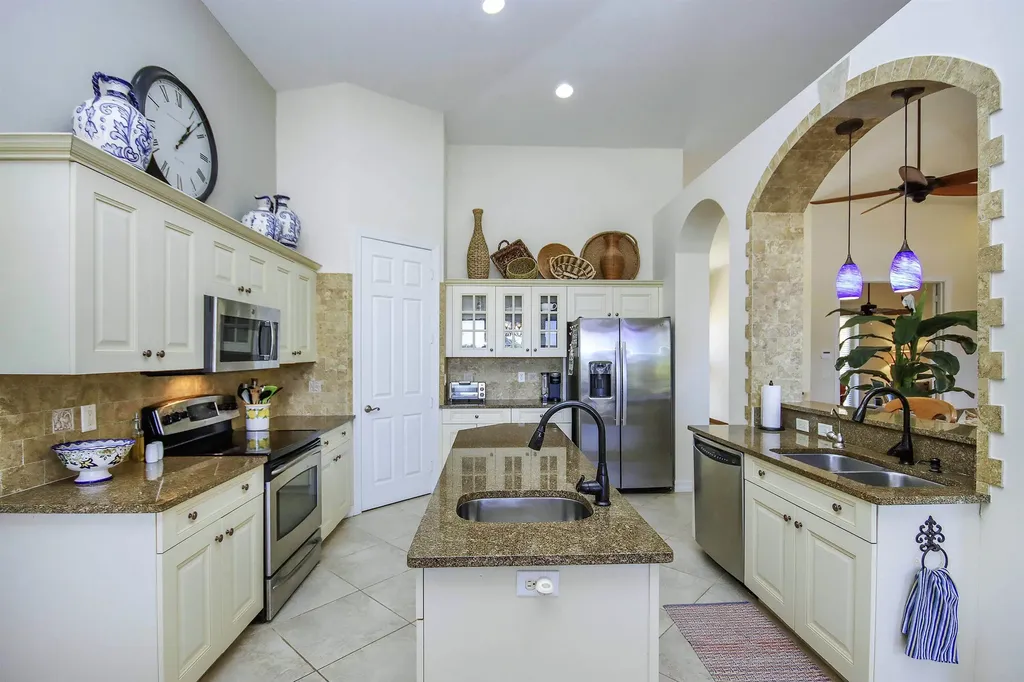 1066 Bailey Road Sanibel FL 33957