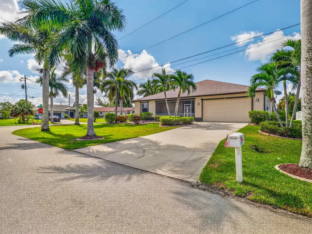 2116 SW 44th Street Cape Coral FL 33914