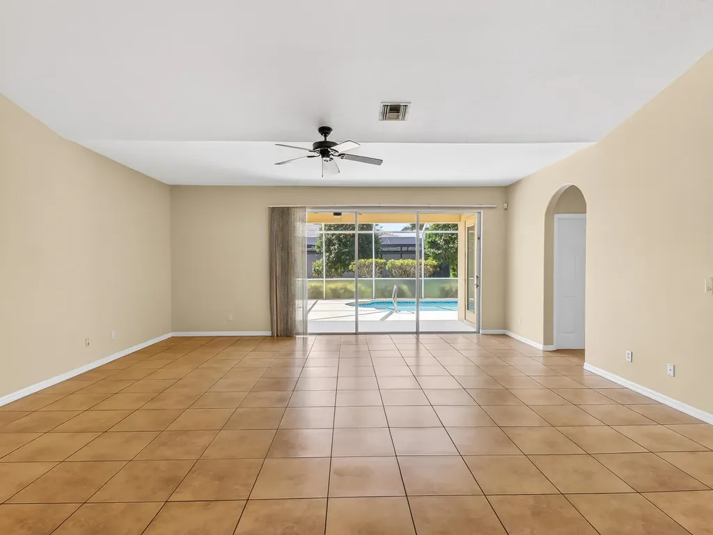 2116 SW 44th Street Cape Coral FL 33914