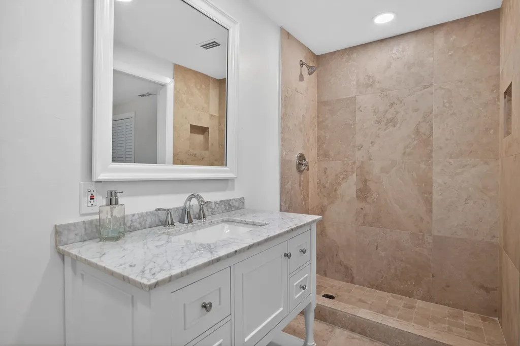 738 Anchor Drive Sanibel FL 33957