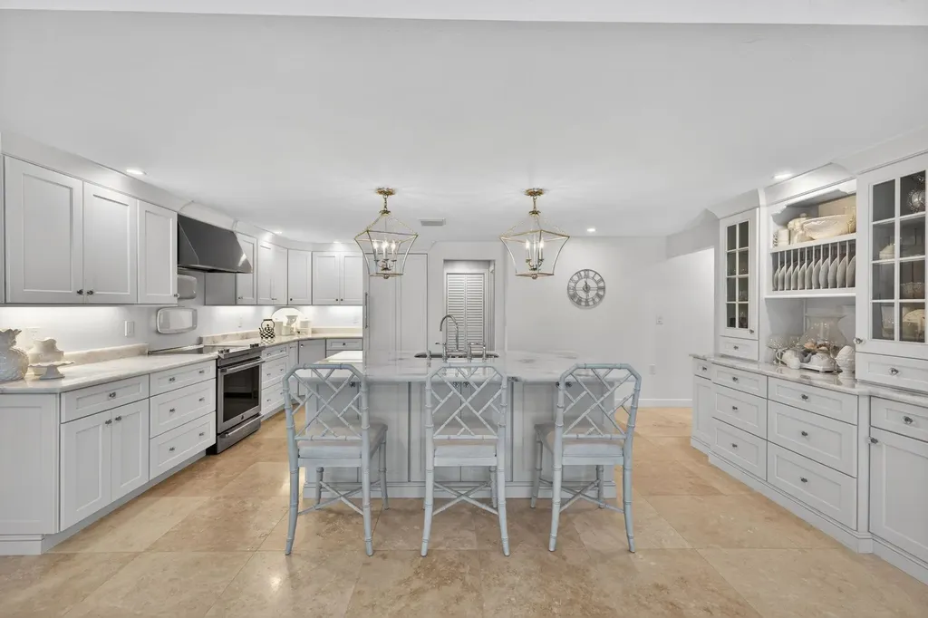 738 Anchor Drive Sanibel FL 33957