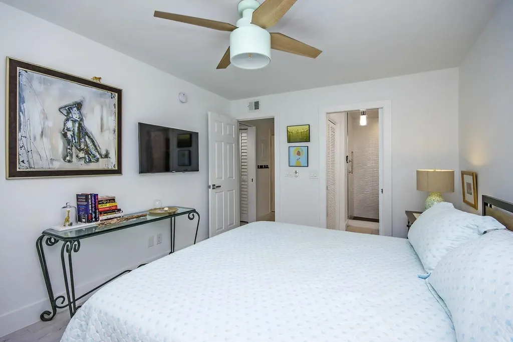 561 Periwinkle Way Sanibel FL 33957