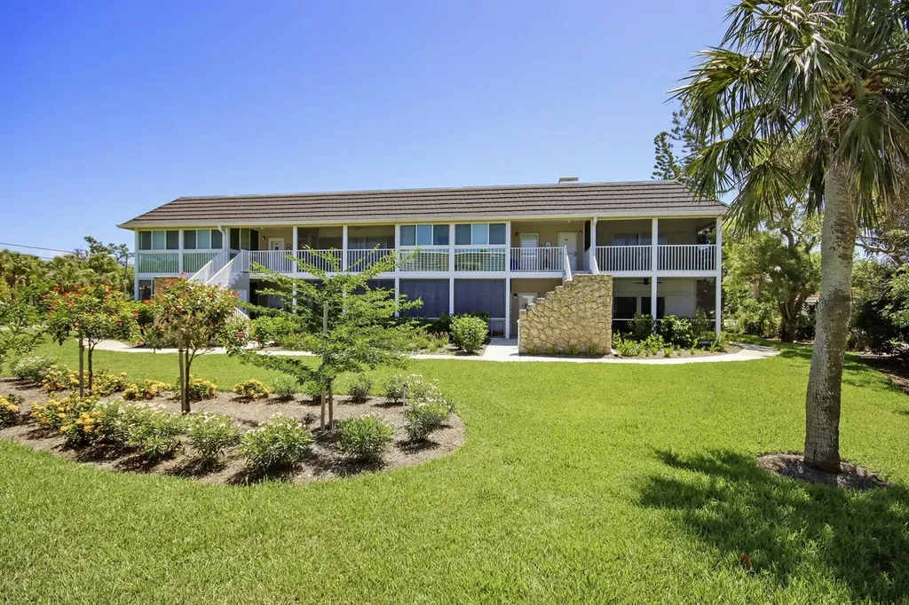 561 Periwinkle Way Sanibel FL 33957