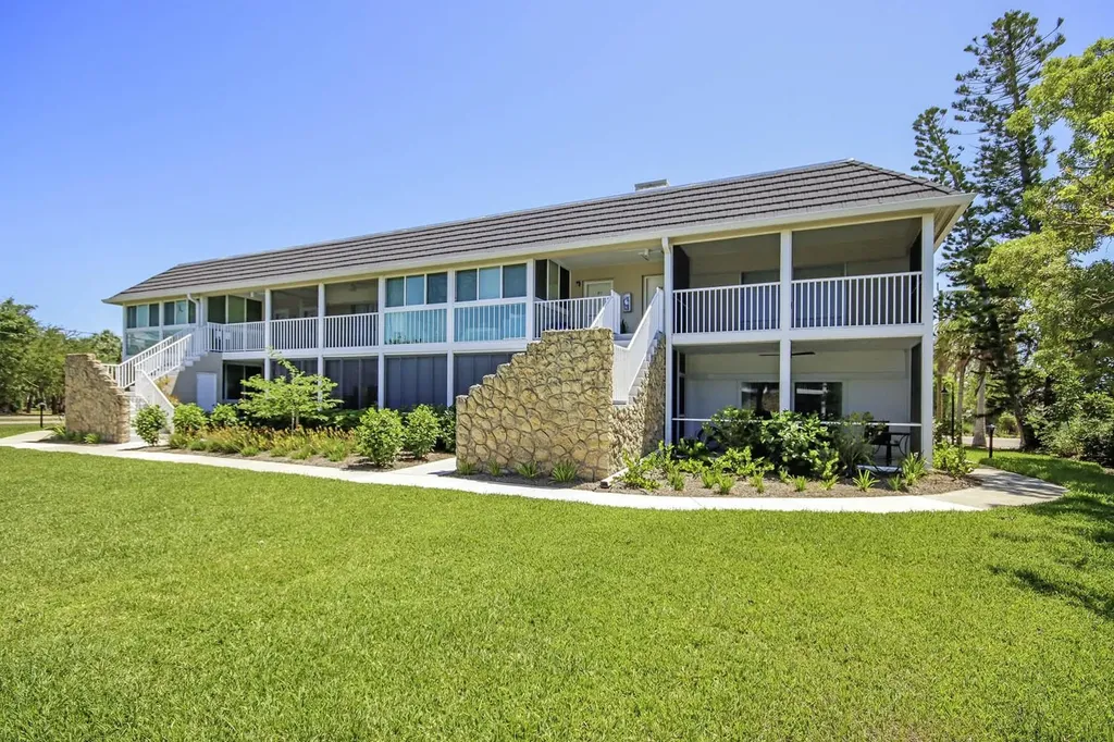 561 Periwinkle Way Sanibel FL 33957