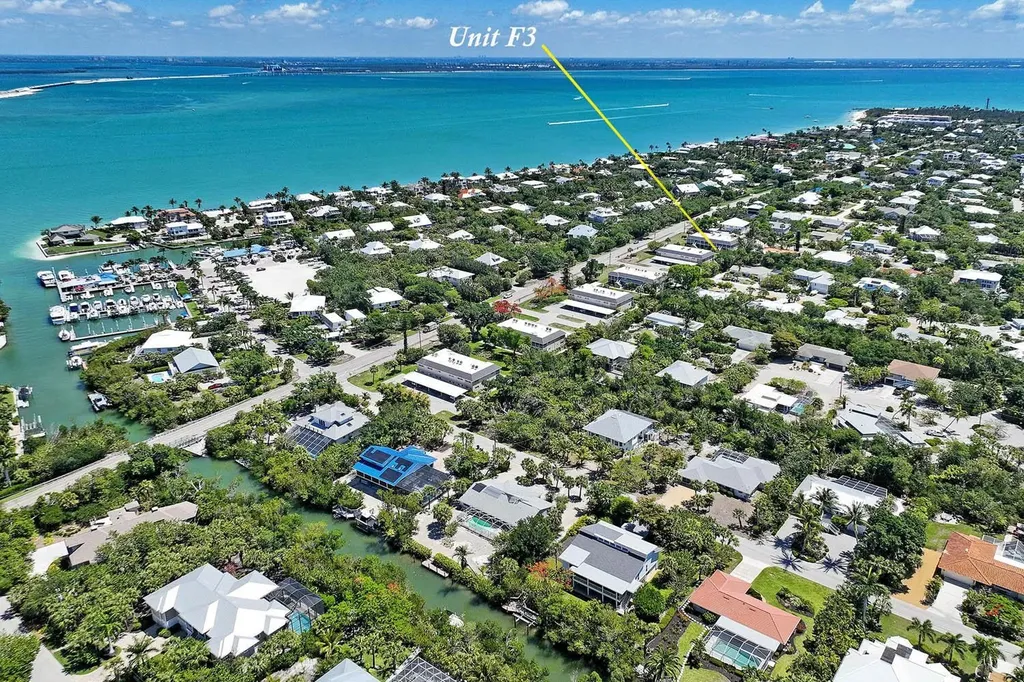 561 Periwinkle Way Sanibel FL 33957