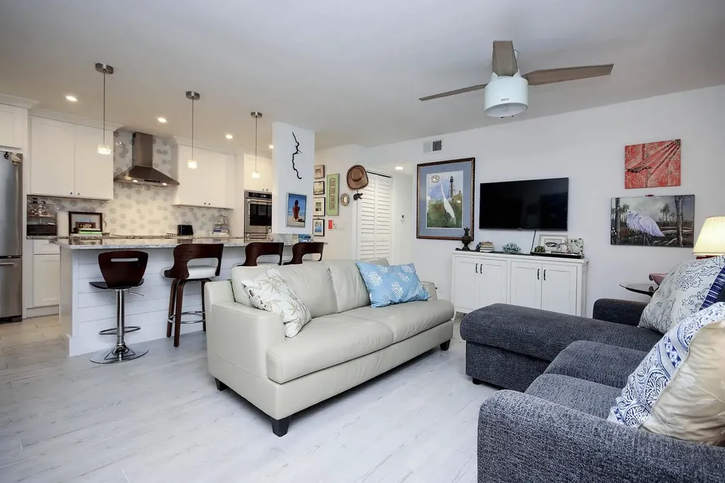 561 Periwinkle Way Sanibel FL 33957