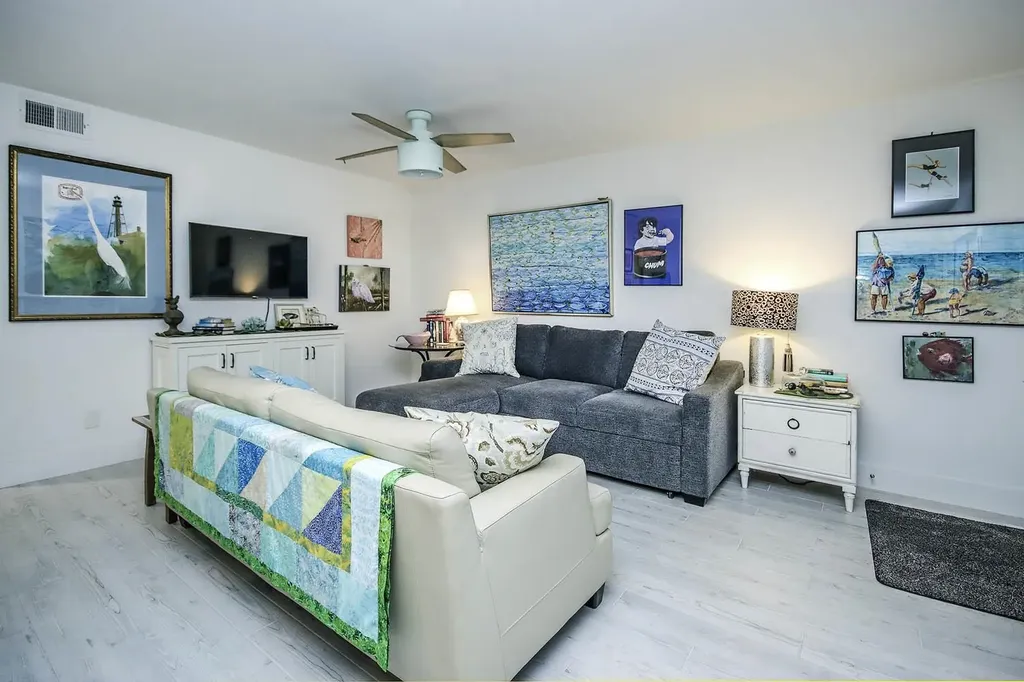 561 Periwinkle Way Sanibel FL 33957