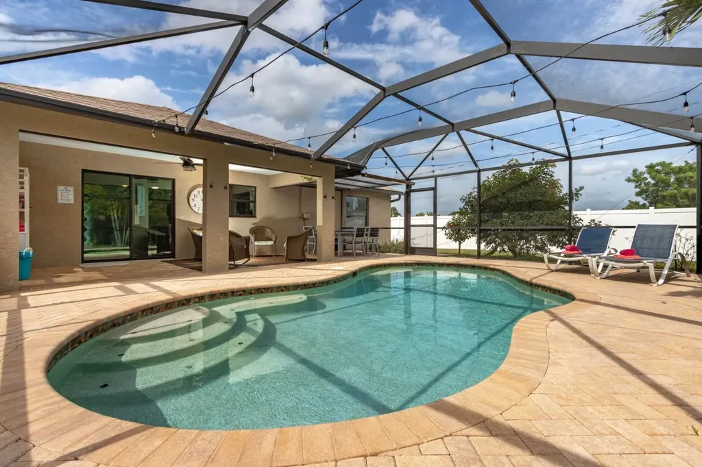 132 SE 27th Terrace Cape Coral FL 33904