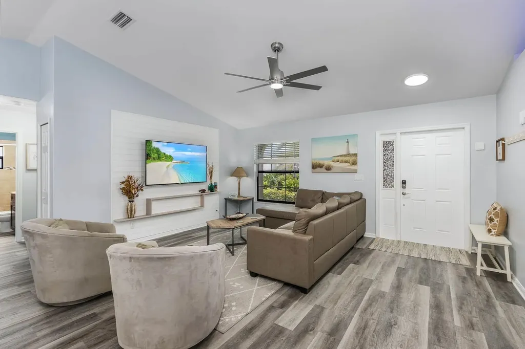 132 SE 27th Terrace Cape Coral FL 33904