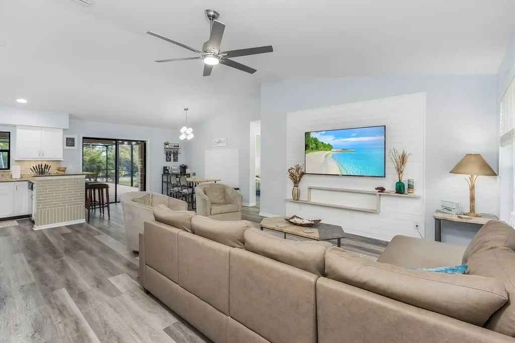132 SE 27th Terrace Cape Coral FL 33904