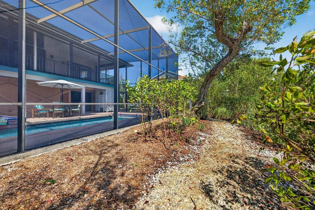 4556 Bowen Bayou Road Sanibel FL 33957