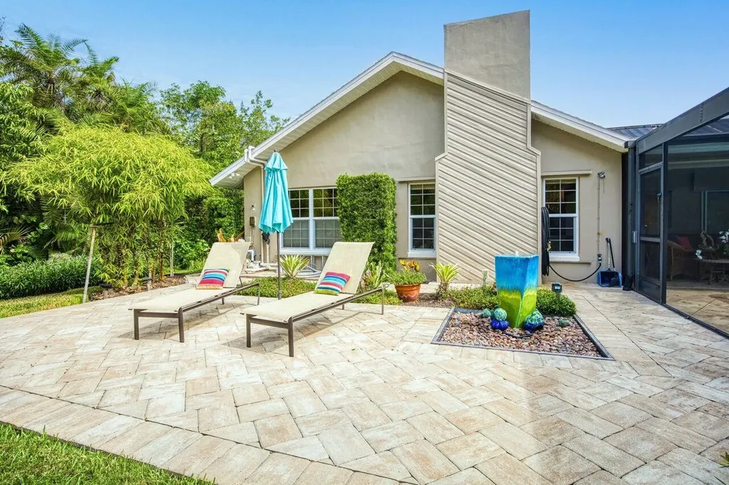 880 Deep Lagoon Lane Fort Myers FL 33919
