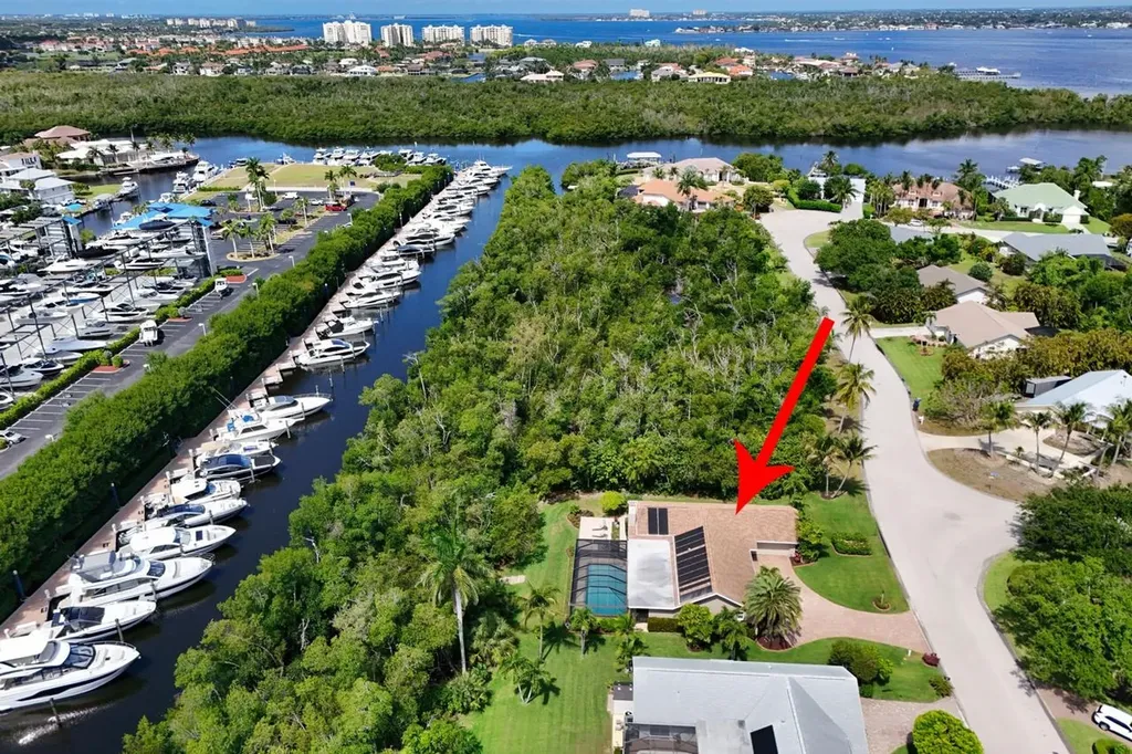 880 Deep Lagoon Lane Fort Myers FL 33919