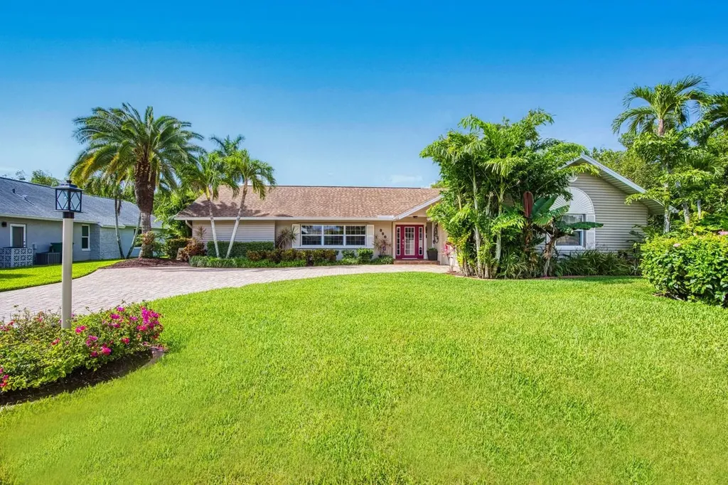 880 Deep Lagoon Lane Fort Myers FL 33919
