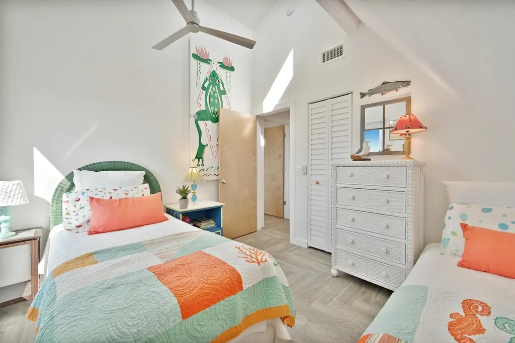 2499 Harbour Lane Sanibel FL 33957