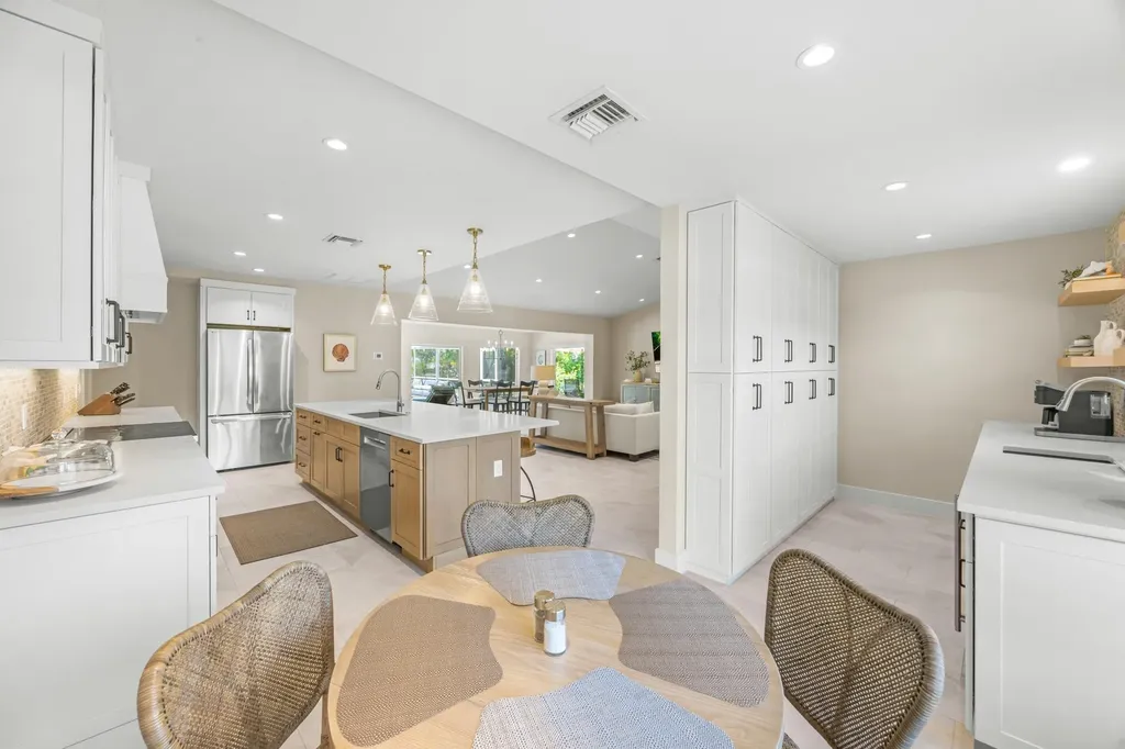 283 Palm Lake Drive Sanibel FL 33957