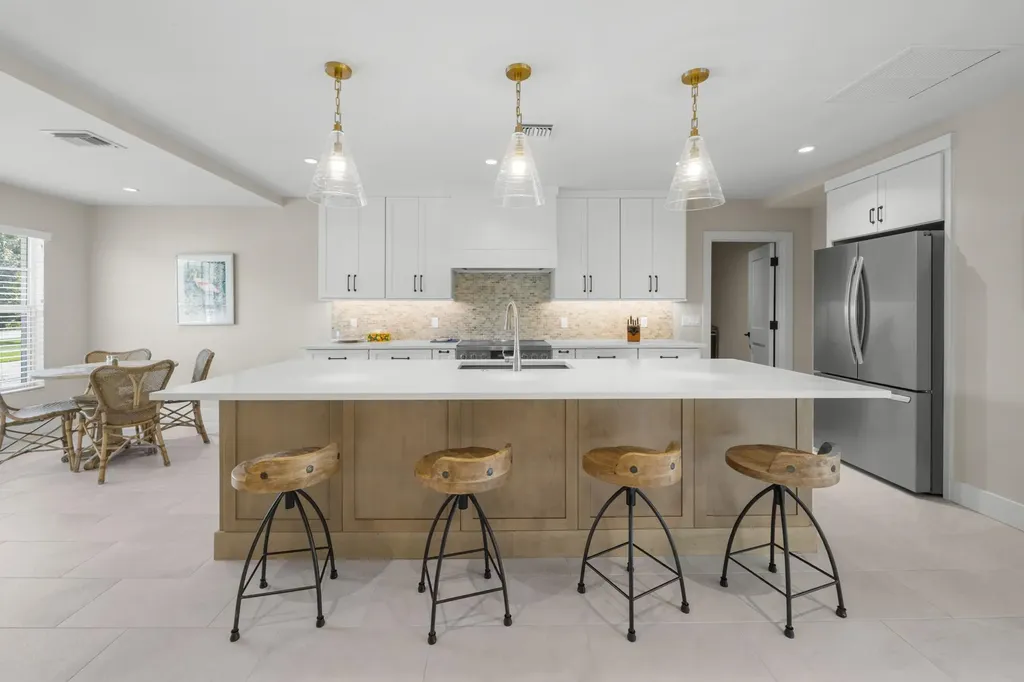 283 Palm Lake Drive Sanibel FL 33957